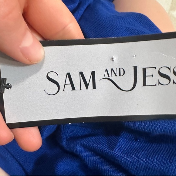 Sam & Jess
Women's V-Neck Split-Cuff Long-Sleeve Sweater - Picture 3 of 4